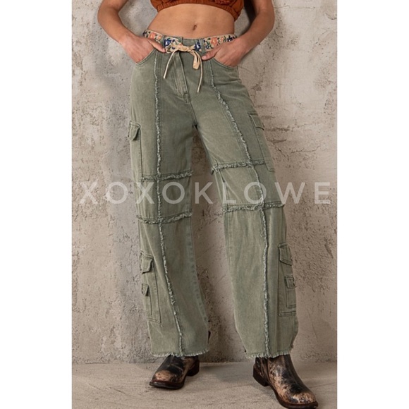 POL Retro 90s Relaxed Fit Cargo Pants - Picture 14 of 16